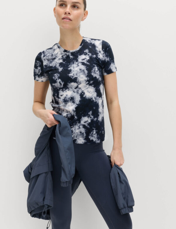 Printed Scoop Neck Fitted T-Shirt